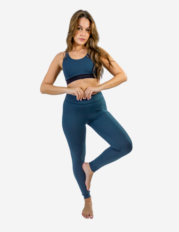 Tenue de yoga pour femme: legging et pull amincissant, drainant et hydratant
